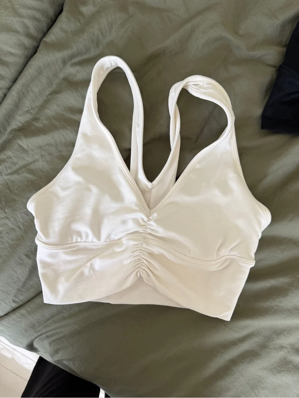 ALO Yoga ivory wild thing bra like new XS